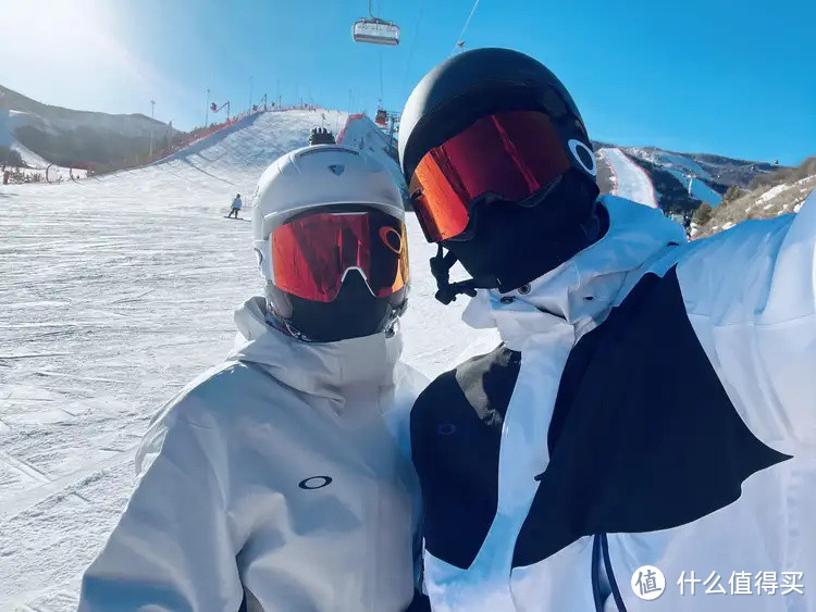 一家出两个烧钱的人