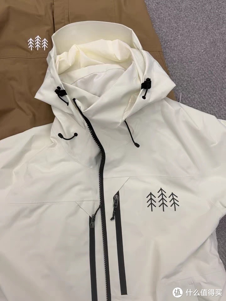 AWKA单板滑雪服，冬日里的保暖利器！男女同款，让你在雪地里尽情驰骋！