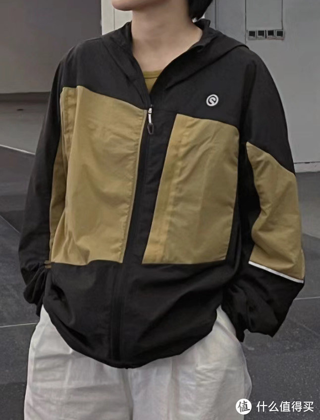 拼接防晒服被这个品牌玩的很溜