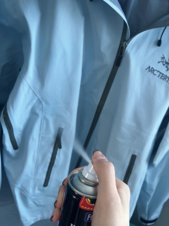 滑雪服清洗与保养指南：延长使用寿命的实用技巧